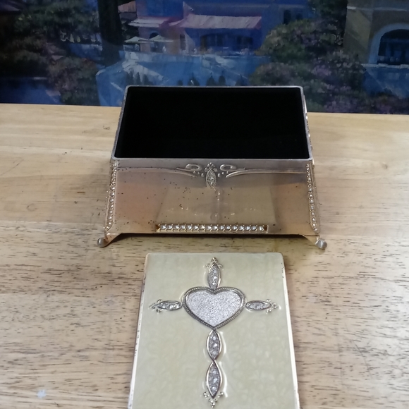 Treasure Chest Trinket Box Silvertone Swarovski Crystal Stones Adorned.🕌 - Picture 12 of 16